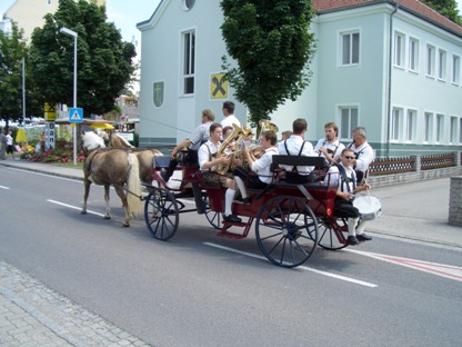 Seitenansicht der Musiker-Kutsche